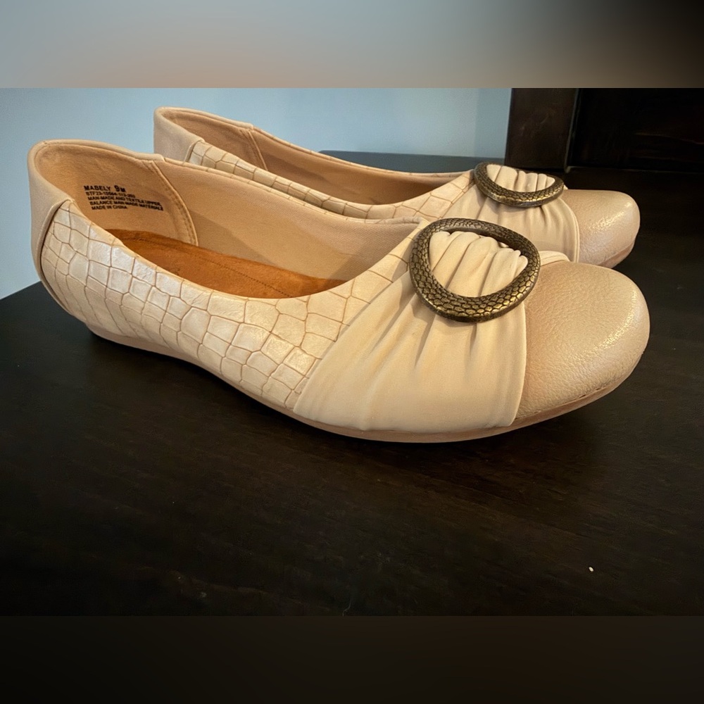 BareTraps Mabley Size 9